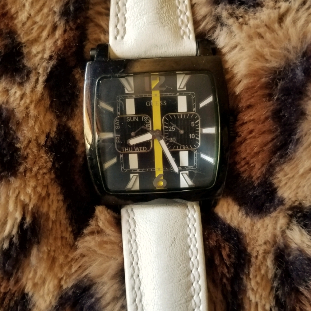 Guess Mod 60's Watch - Picture 5 of 5